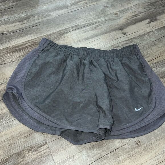 Nike Dri Fit shorts - Picture 1 of 3